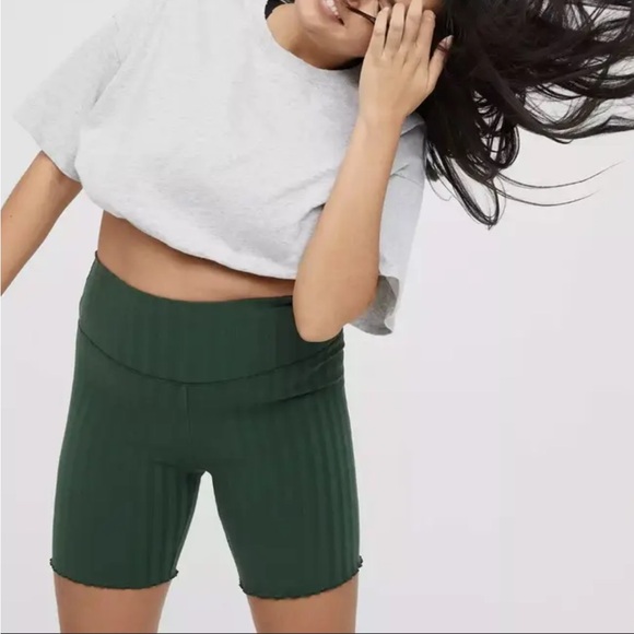 offline by aerie Pants - AERIE OFFLINE BIKE SHORTS IN GREEN NWOT SIZE XS